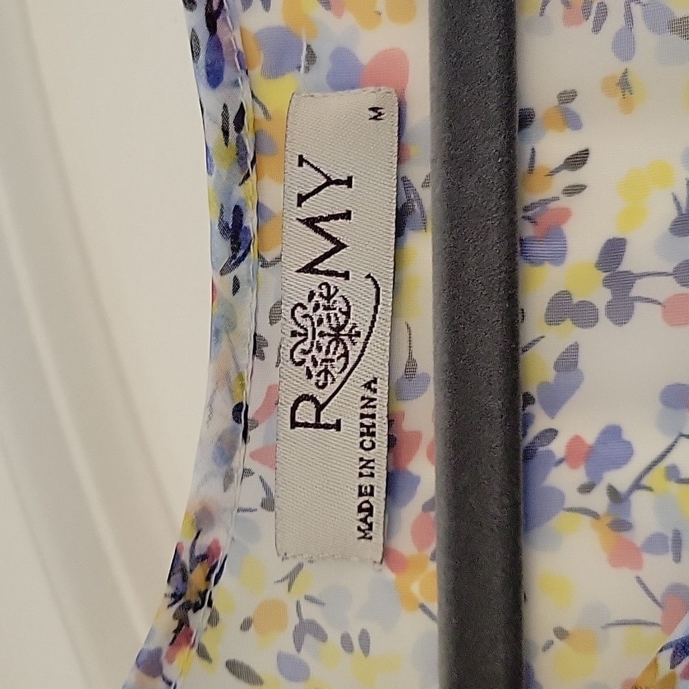 Perfect Spring Blouse - Picture 3 of 3